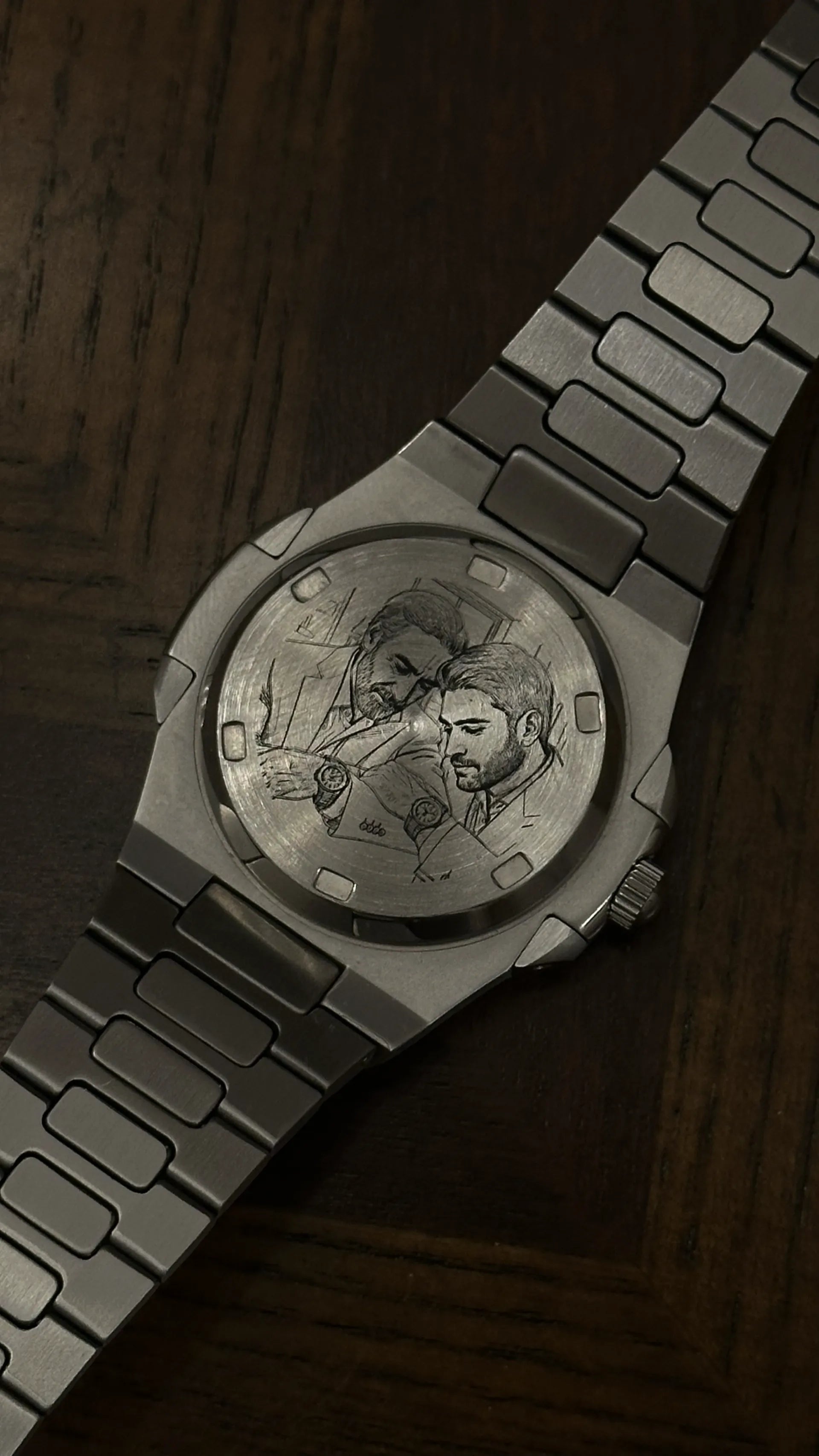 Engraving preview — upload your photo to see it on the watch